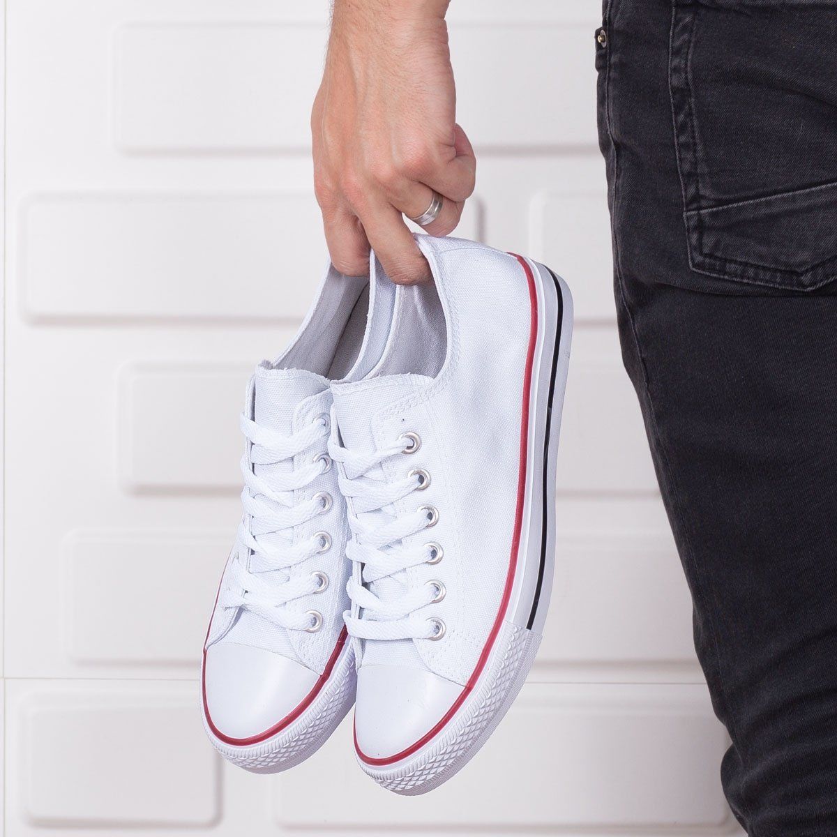 Мъжки бели кецове David