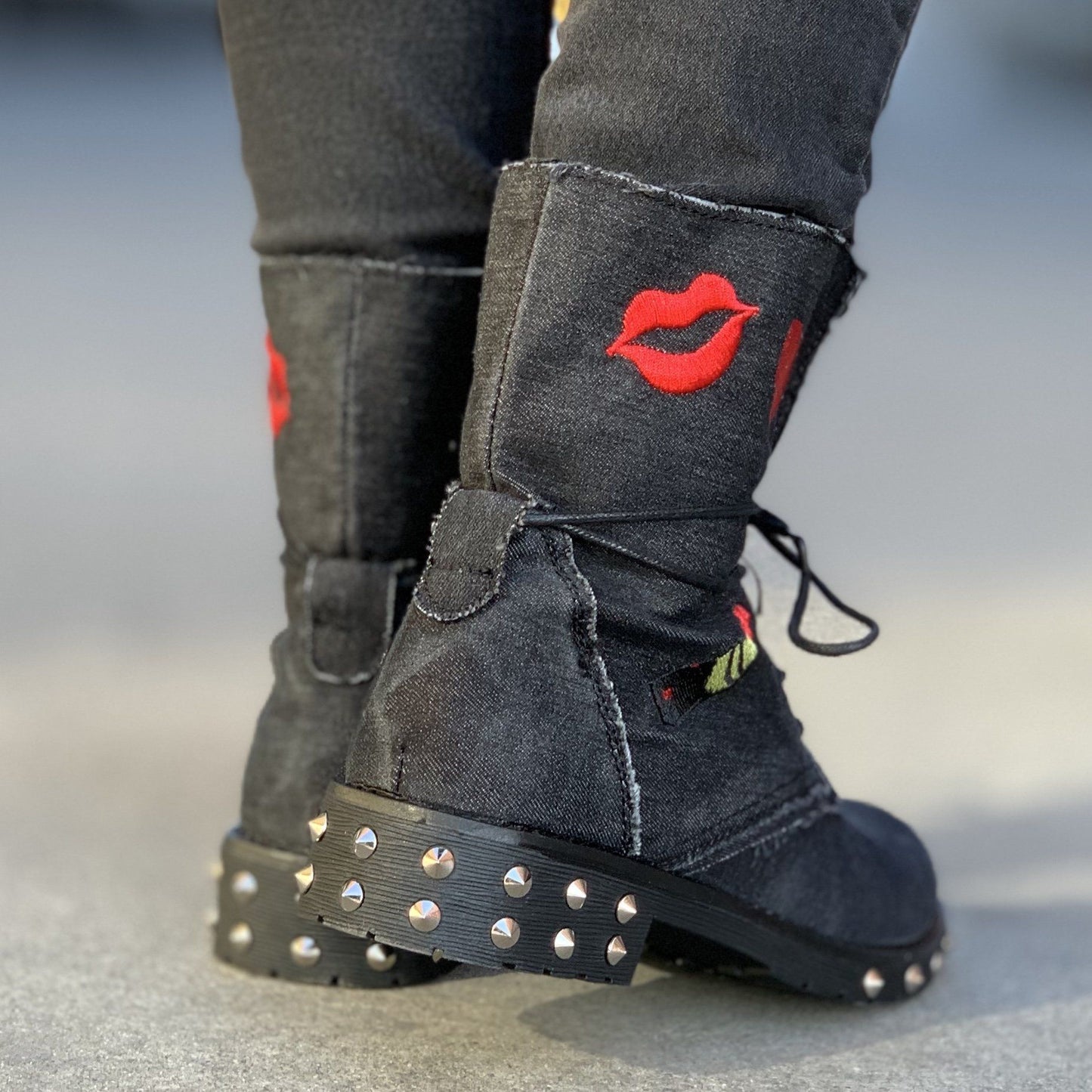 Дамски дънкови, черни боти - Ryella - Black