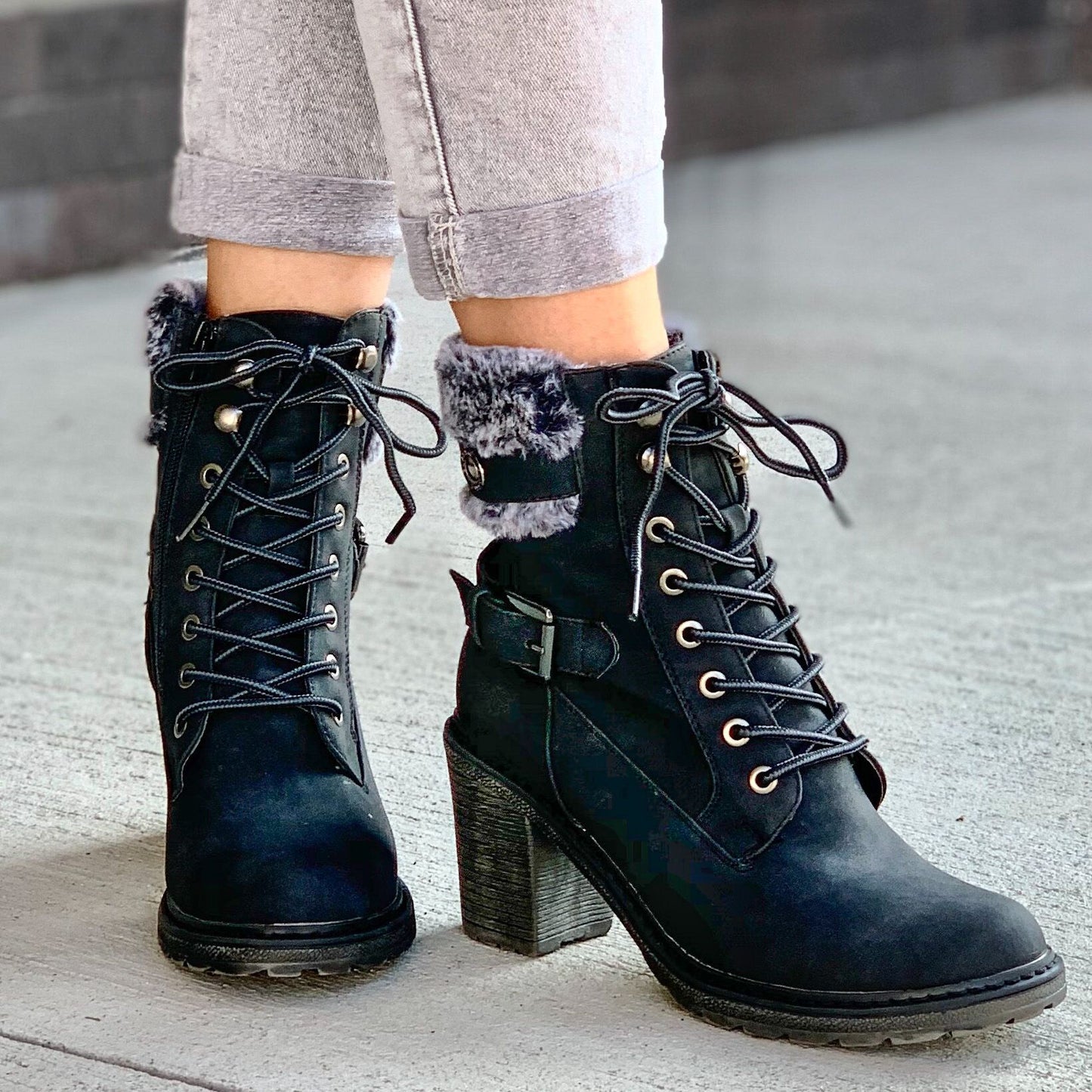 Черни дамски боти с пъх на ток Abra