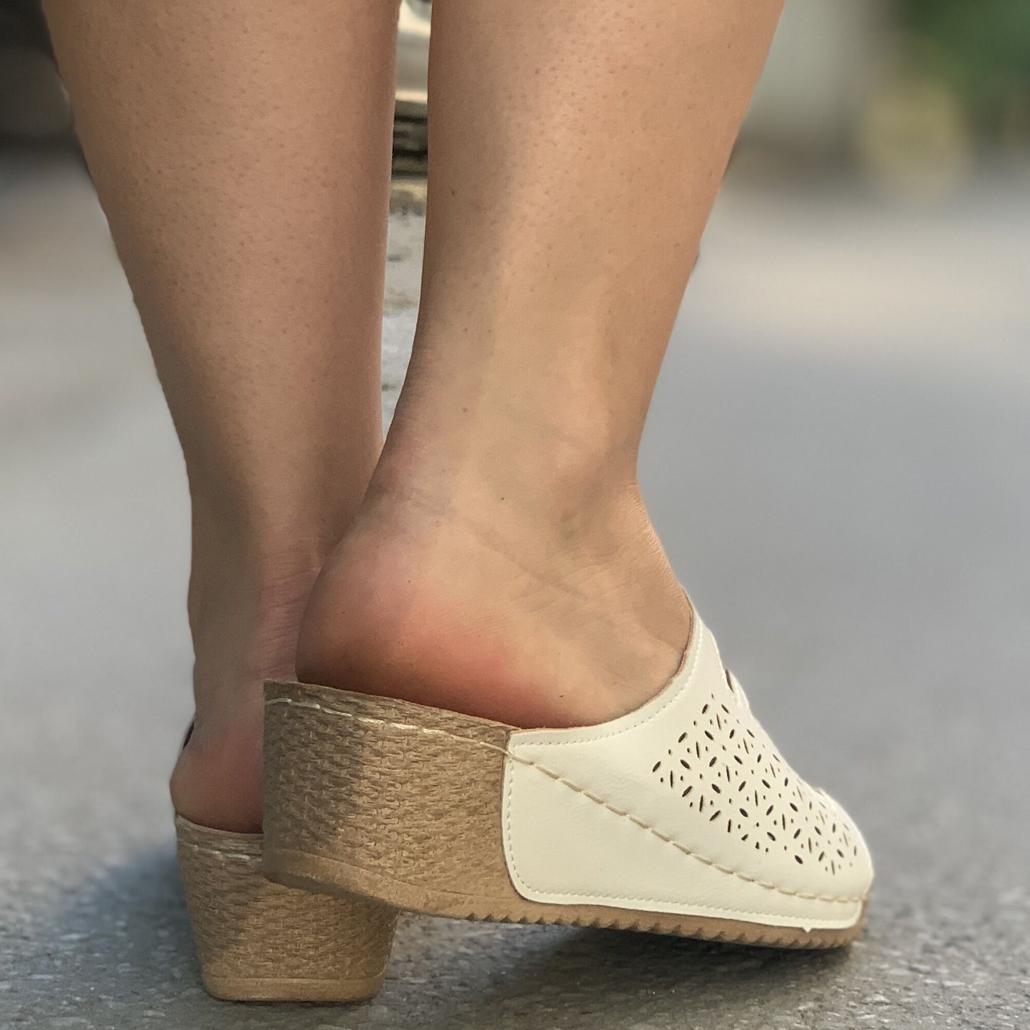 Дамски бели чехли на платформа - Blinda - White