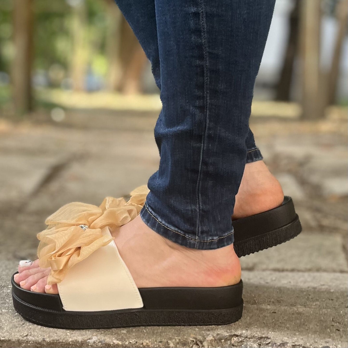 Дамски бежови чехли - Flower - Beige