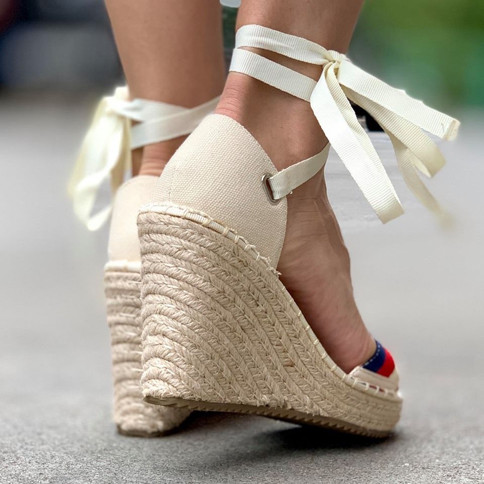 Дамски бежови сандали на платформа - Jacy - Beige