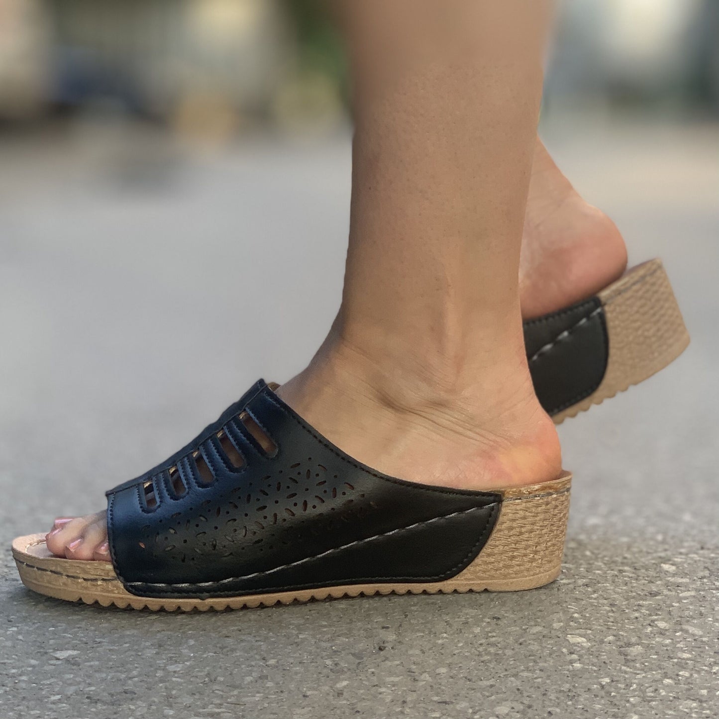 Дамски черни чехли на платформа - Blinda - Black