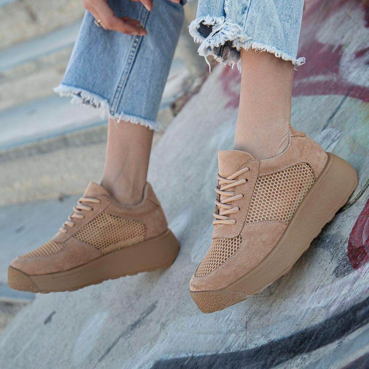 Дамски кафяви маратонки Cailyn Camel | Велур и мрежа | Размери 36–40