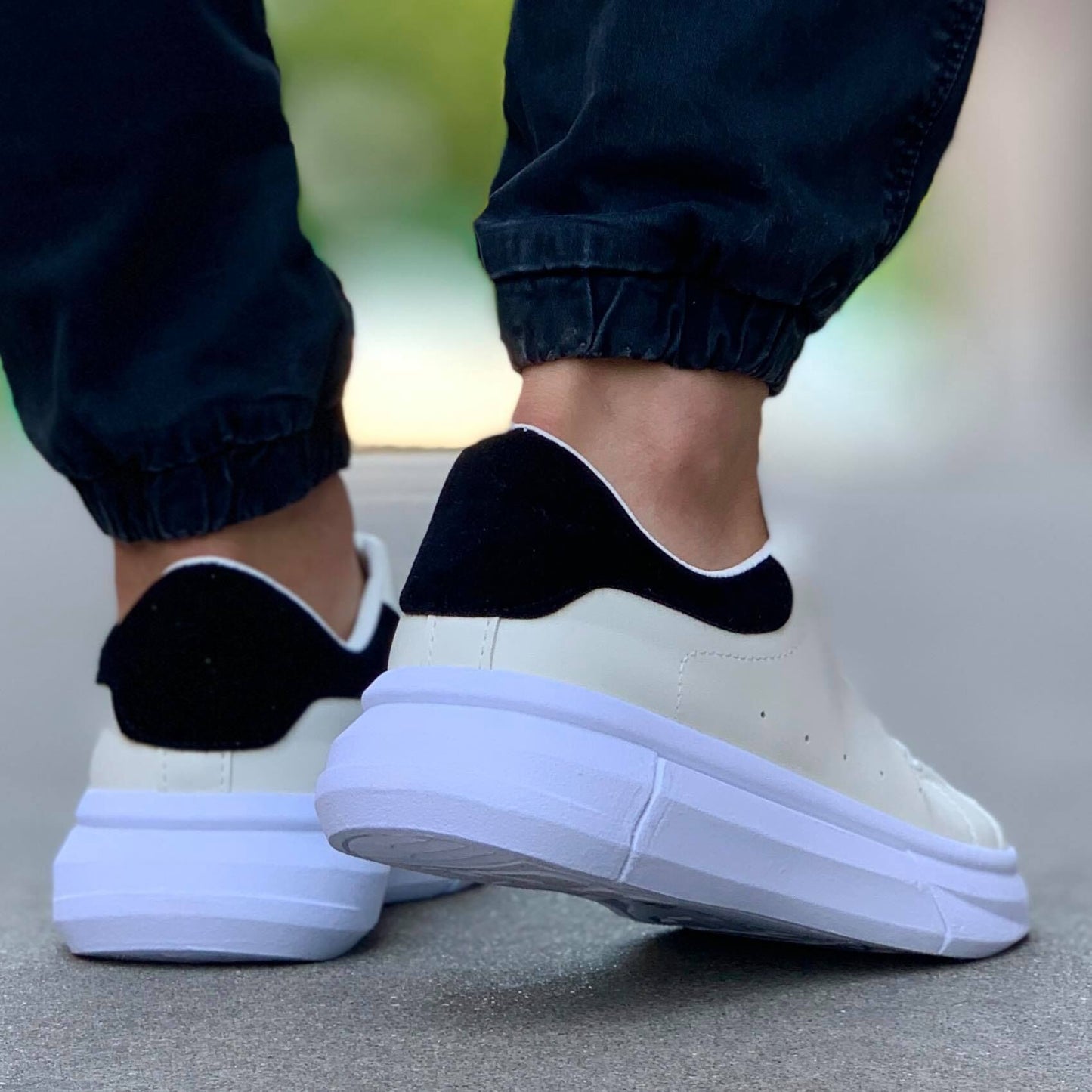 Мъжки спортни кецове в бял цвят - Mick - Black