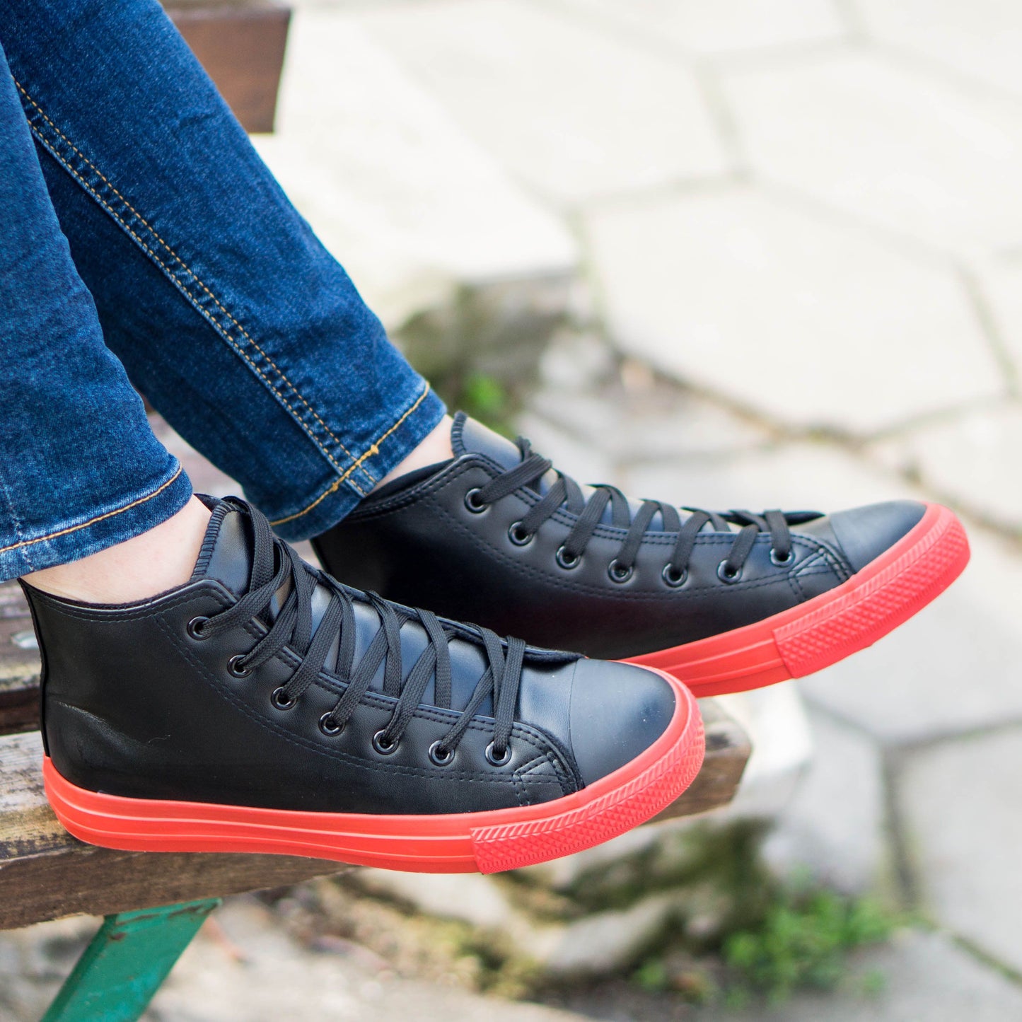 Дамски високи черни кецове - Nikol - Nero/Red