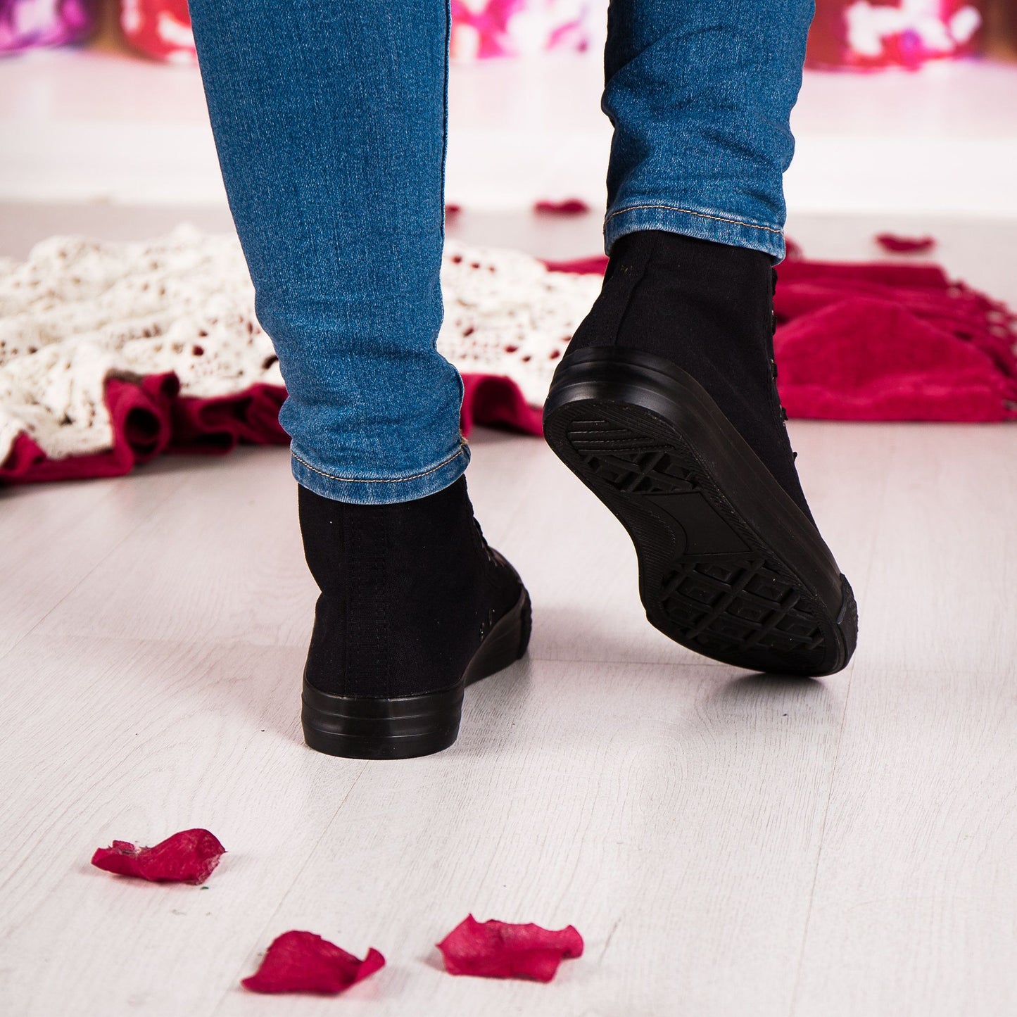 Дамски високи черни кецове - Nikol - Nero