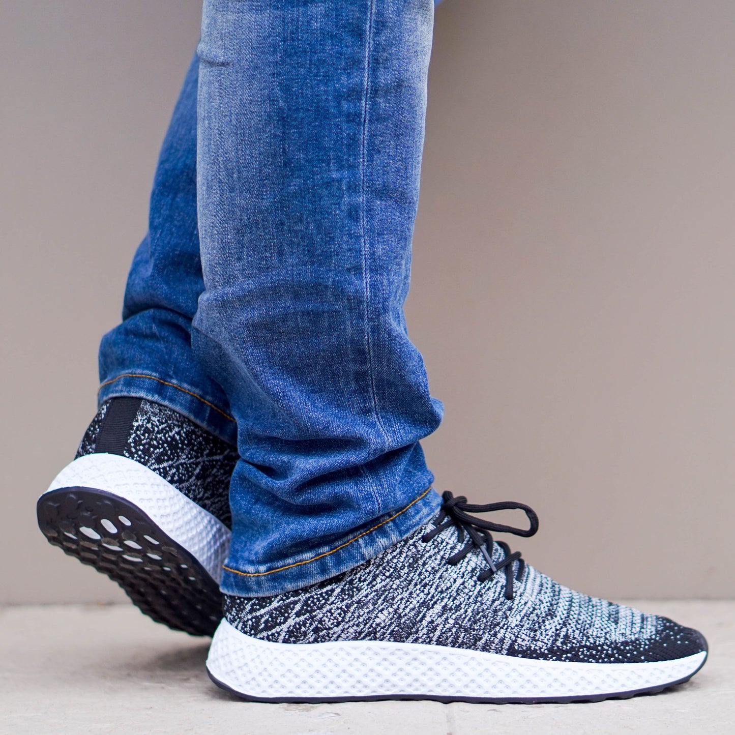 Мъжки черни маратонки - Justin - Black