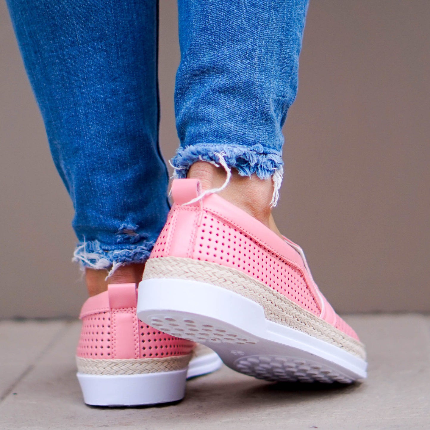 Дамски розови еспадрили - Kaloni - Pink