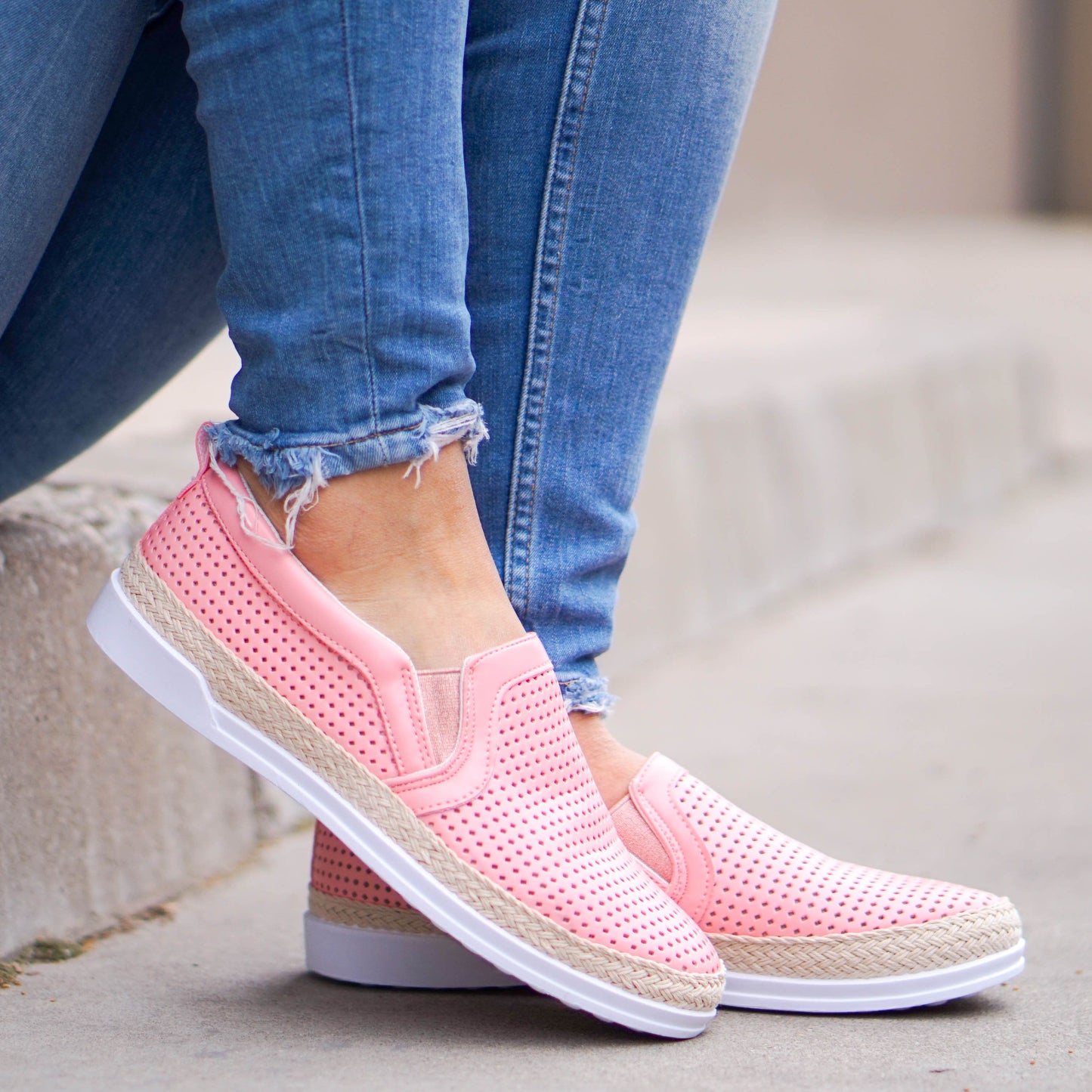 Дамски розови еспадрили - Kaloni - Pink