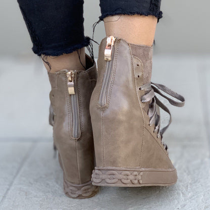 Дамски кафяви боти на платформа - Lesia - Brown