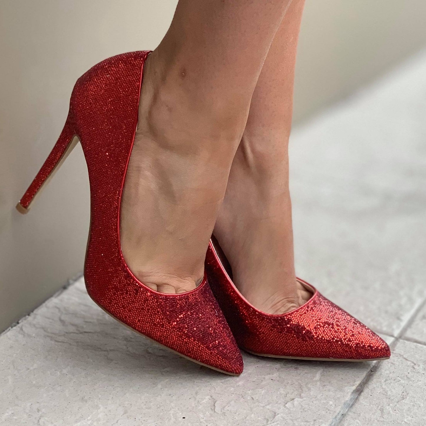 Дамски остри обувки на ток Gleidis - Red