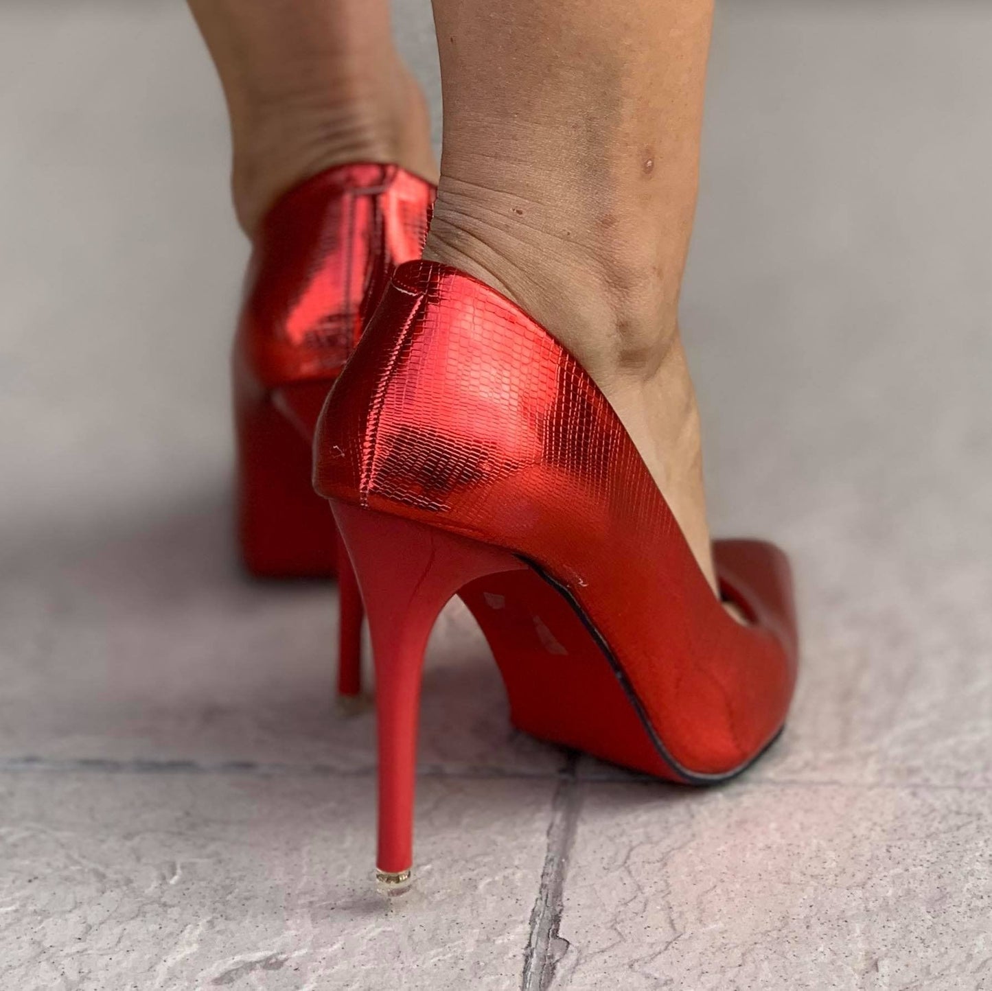 Дамски елегантни обувки на ток Vesiqna - Red