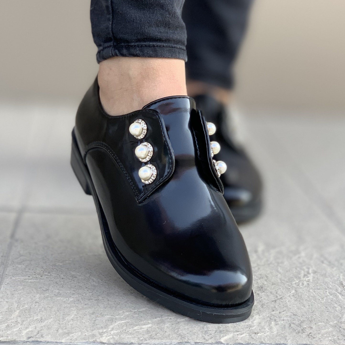 Дамски черни, лачени обувки - Mason - Black