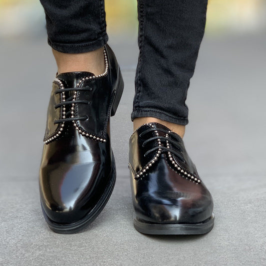 Дамски черни, лачени обувки - Larissa - Black