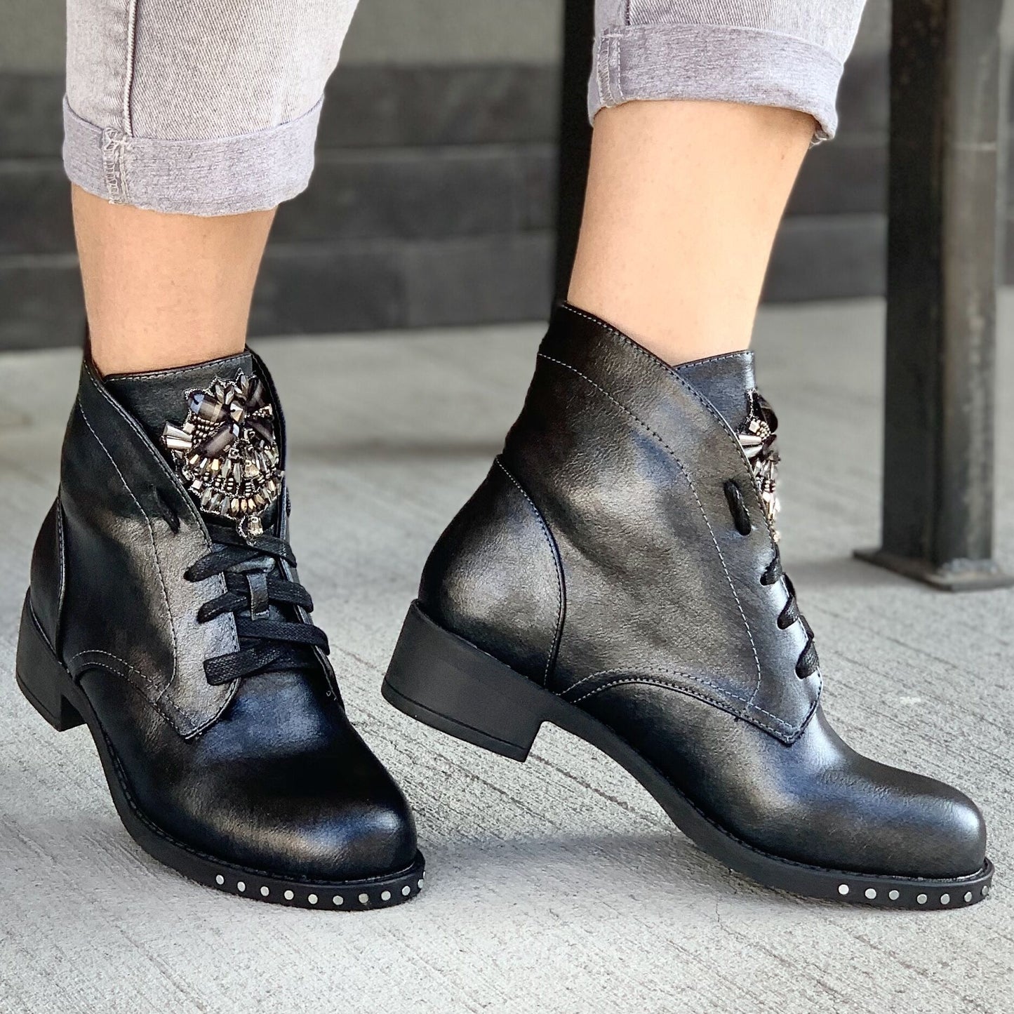 Черни боти с камъни Orella