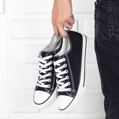 Черни дамски кецове Moore