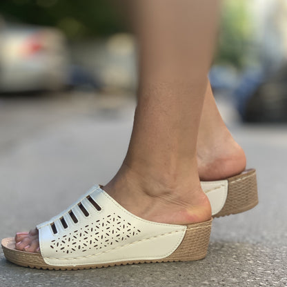 Дамски бели чехли на платформа - Blinda - White