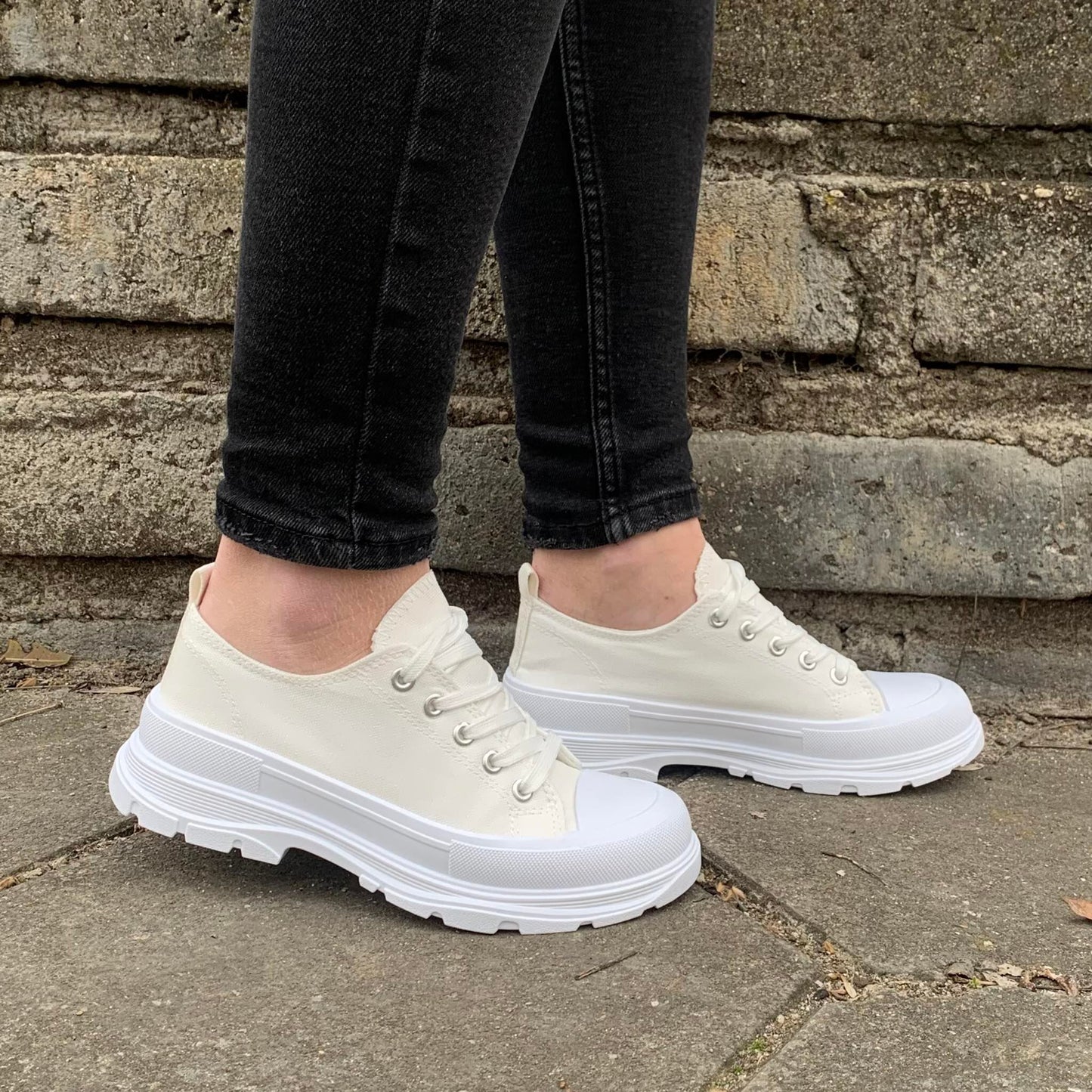 Дамски бели маратонки - Judith - White