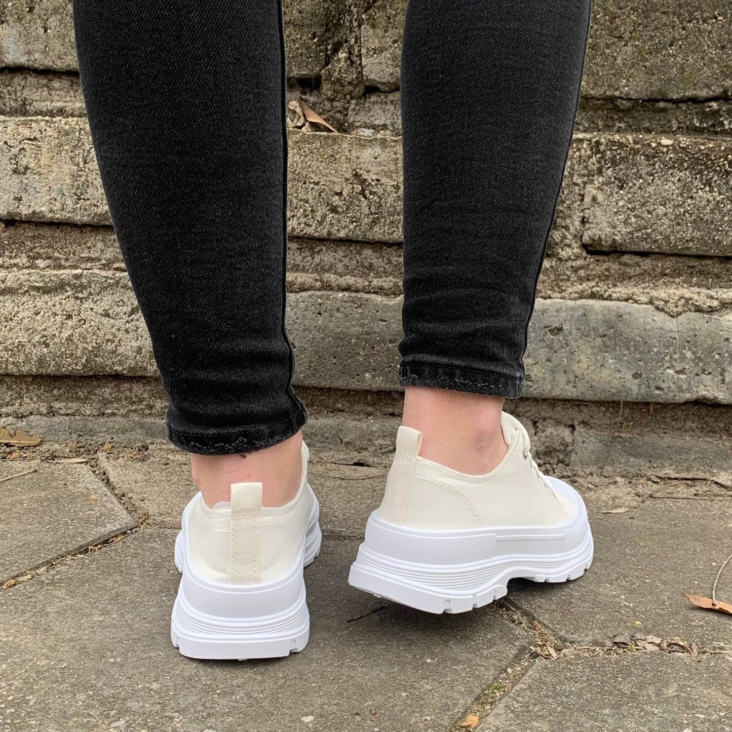 Дамски бели маратонки - Judith - White