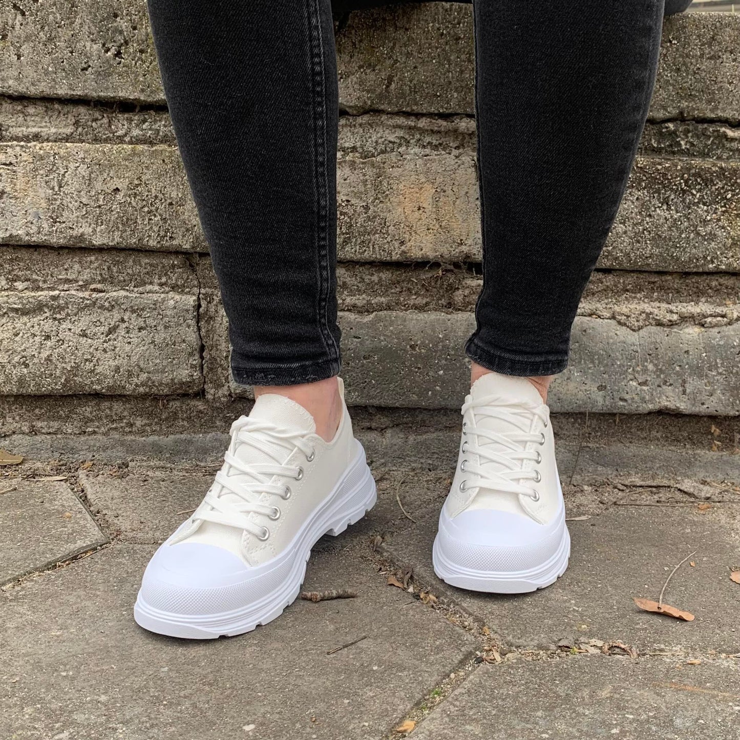 Дамски бели маратонки - Judith - White