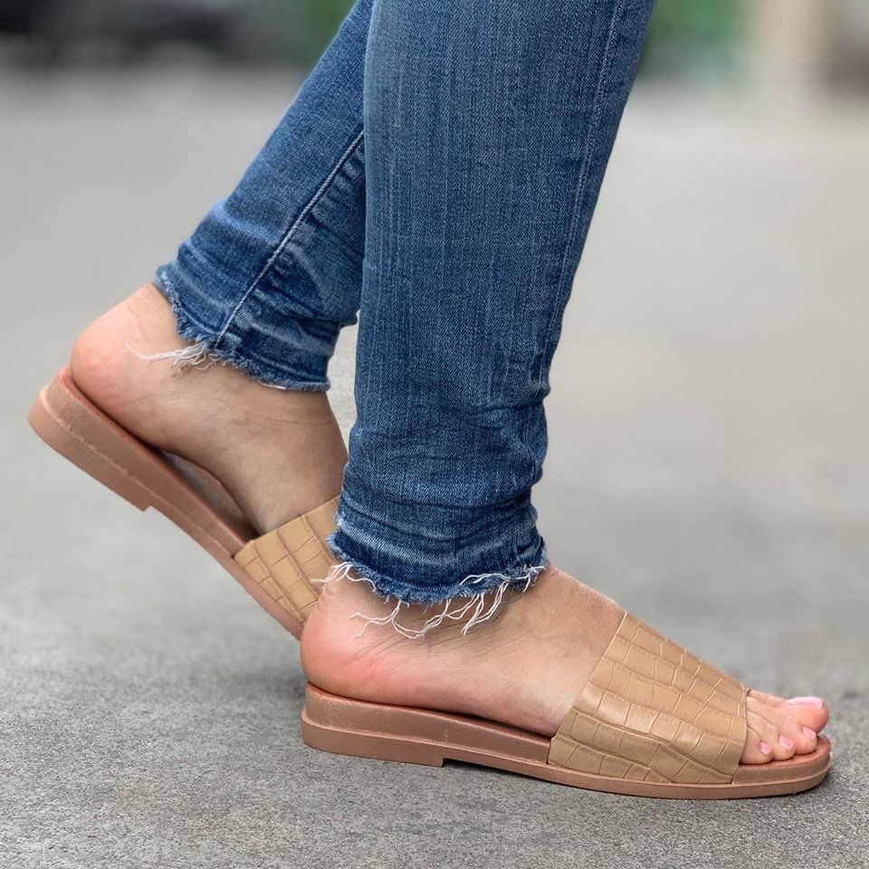 Дамски бежови чехли - Leona - Beige