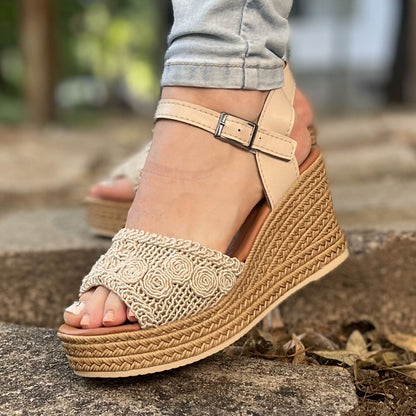 Дамски бежови сандали на платформа - Alice - Beige