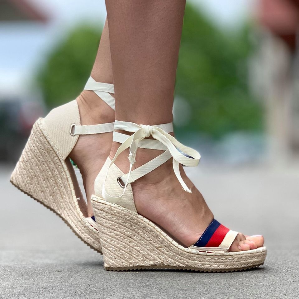 Дамски бежови сандали на платформа -  Jacy - Beige