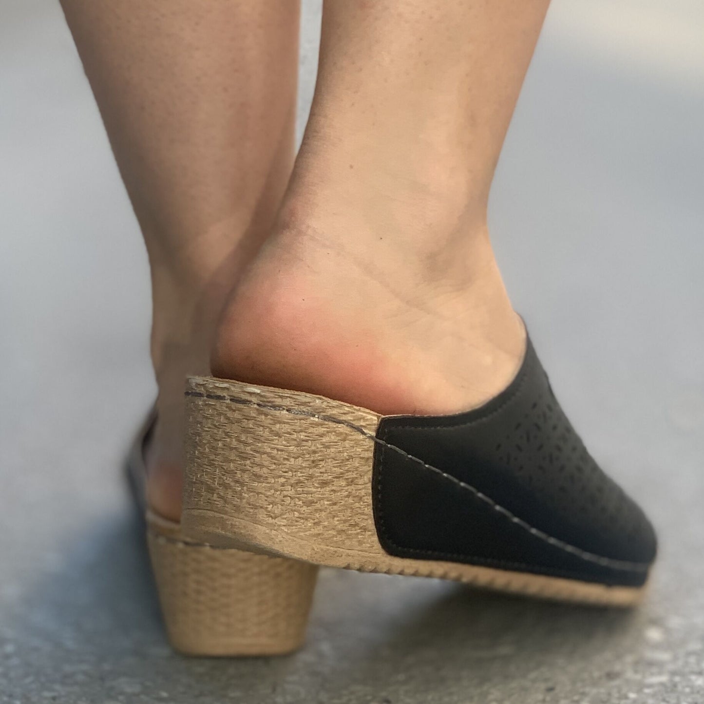 Дамски черни чехли на платформа - Blinda - Black