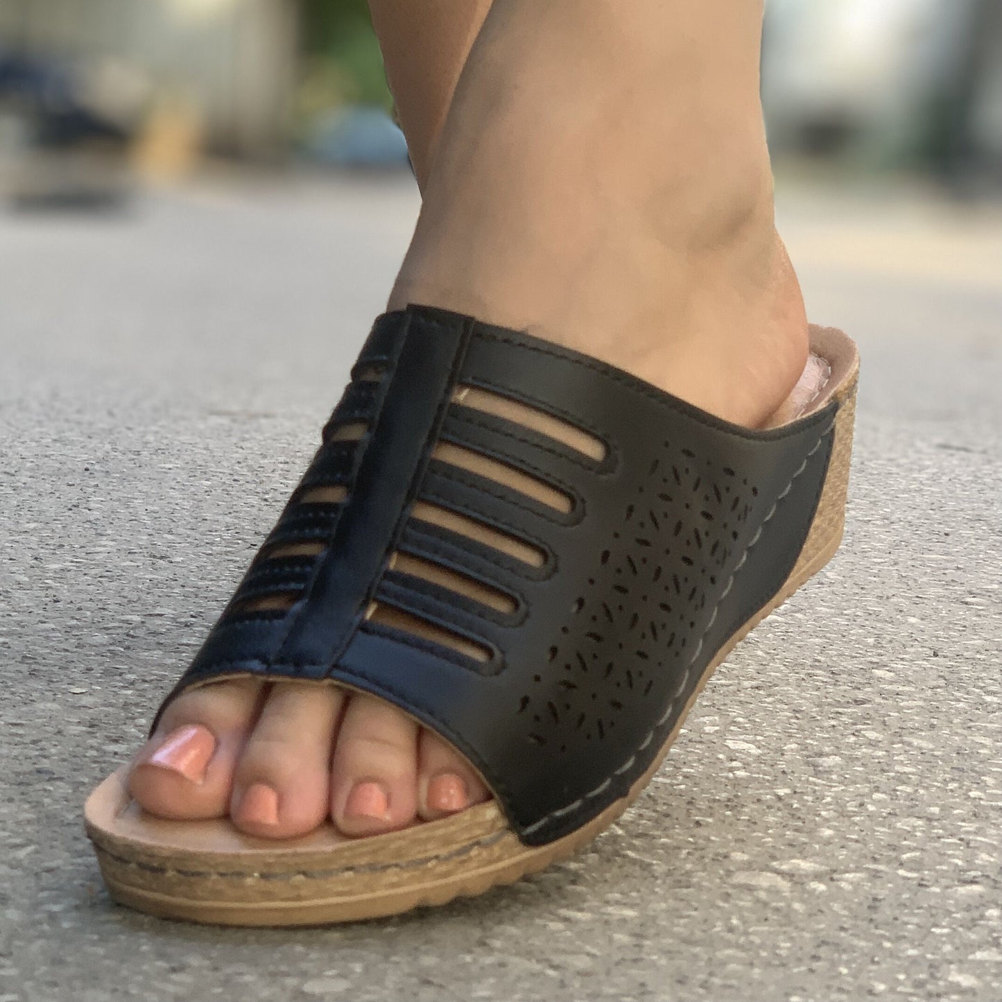 Дамски черни чехли на платформа - Blinda - Black