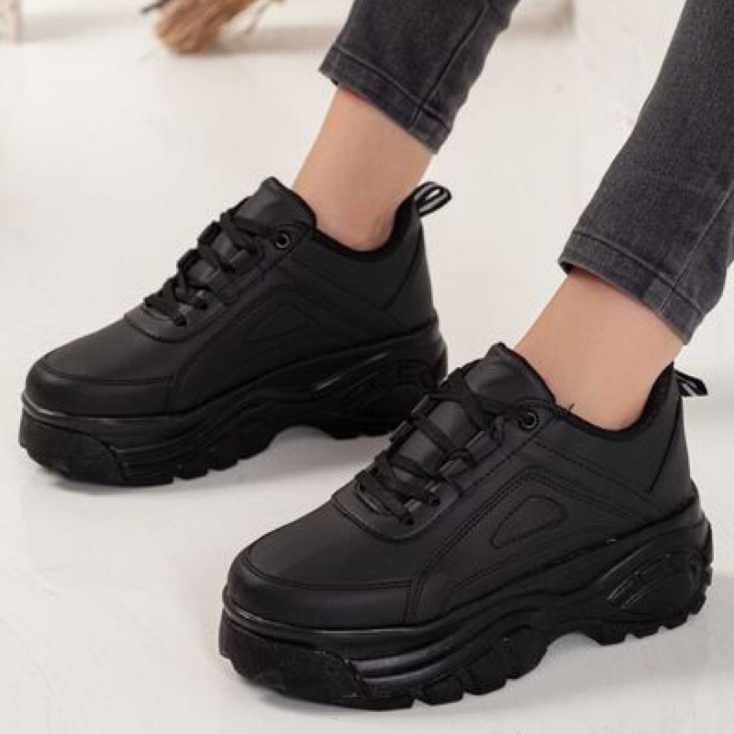 Дамски черни маратонки Aerilyn All Black | Еко кожа | PU ходило | Размери 36–40