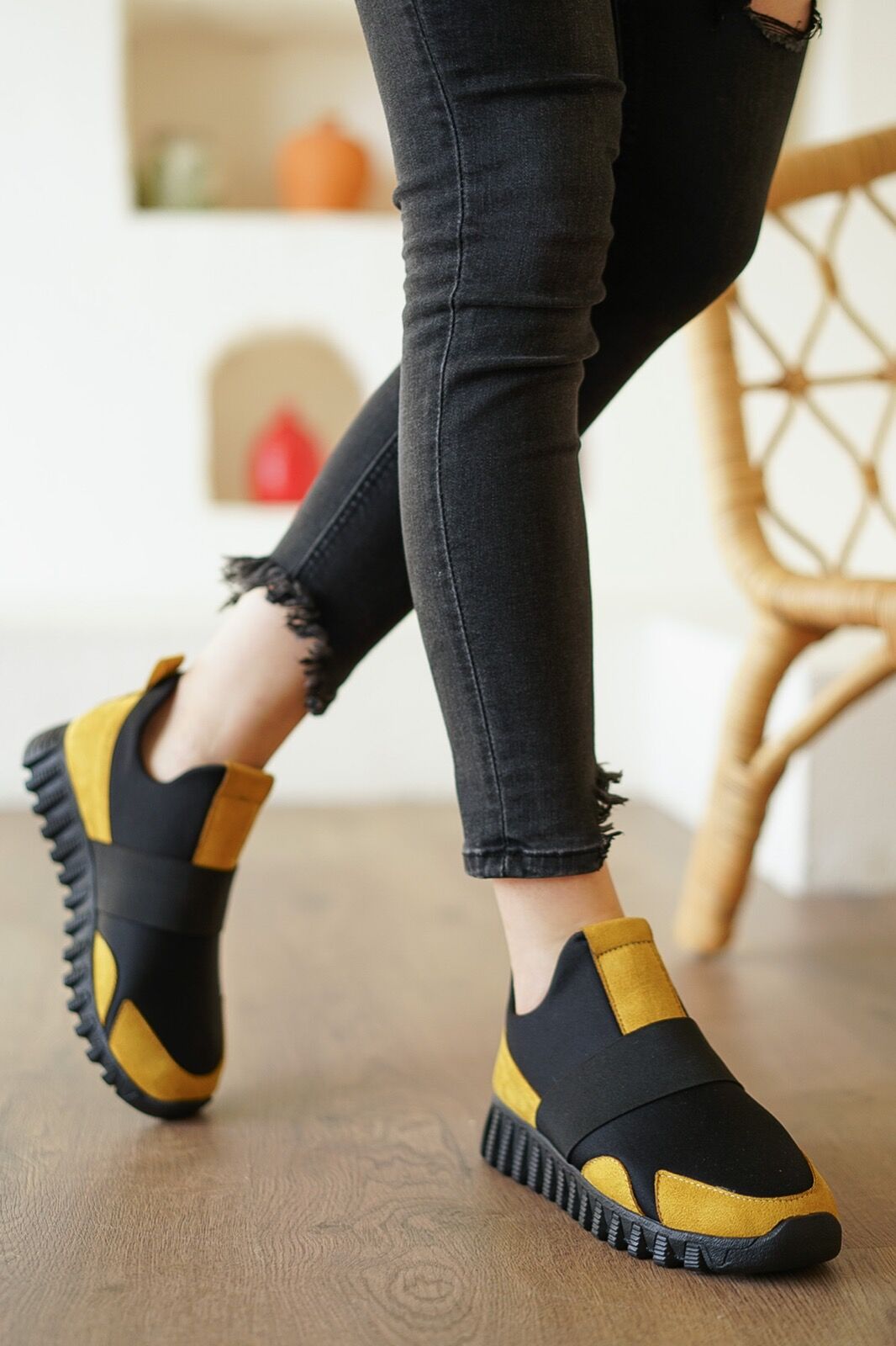 Дамски черни маратонки - Apolonia - Black - Yellow