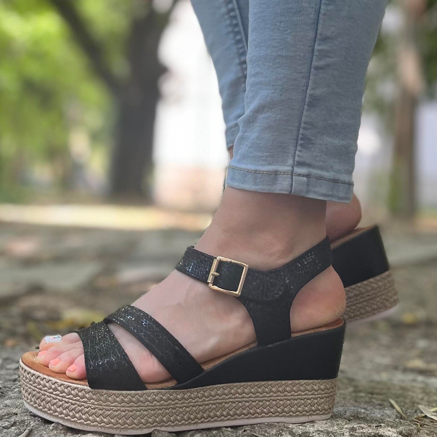 Дамски черни сандали на платформа - Elitia - Black