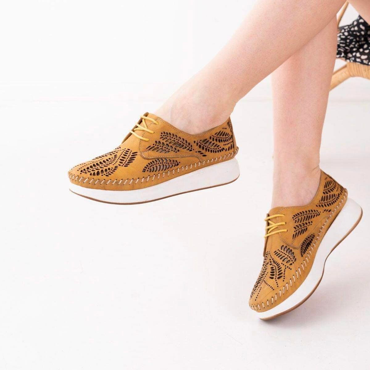 Дамски кожени обувки в цвят горчица - Jose - Mustard