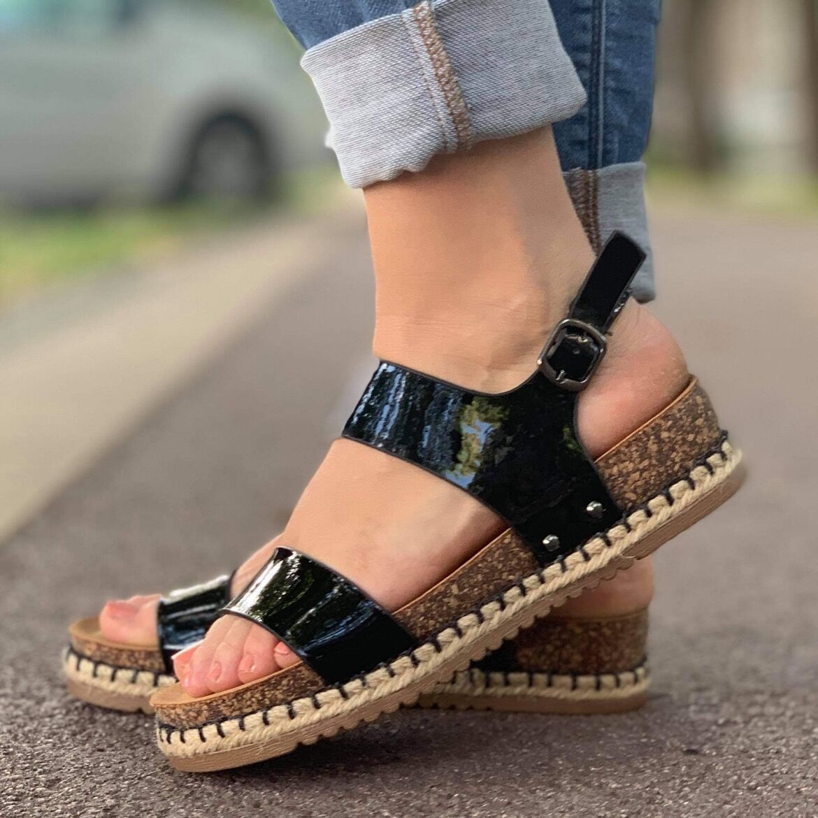 Дамски лачени сандаи Lovita- Black