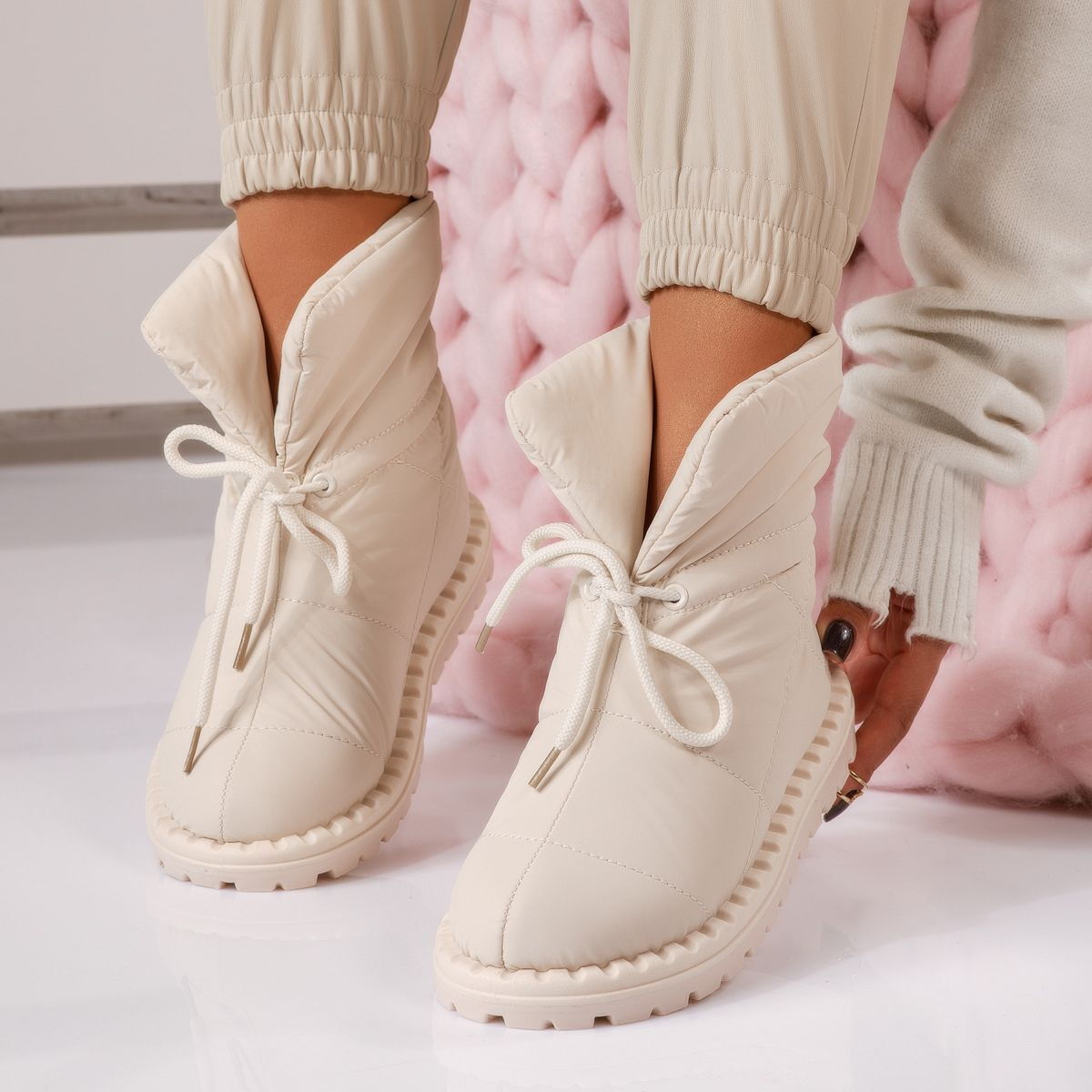 Дамски шушлякови апрески с каракул - Hayaz - Beige