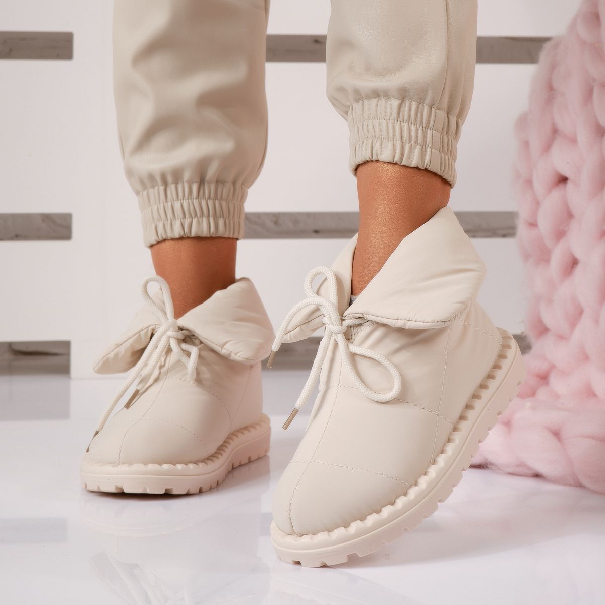 Дамски шушлякови апрески с каракул - Hayaz - Beige