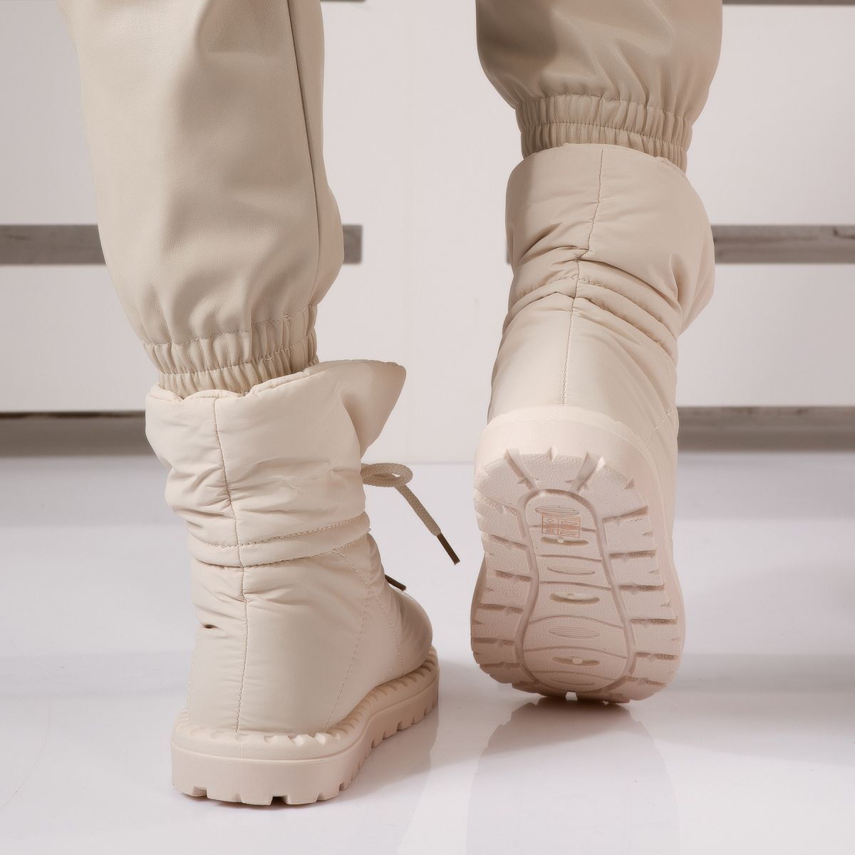 Дамски шушлякови апрески с каракул - Hayaz - Beige