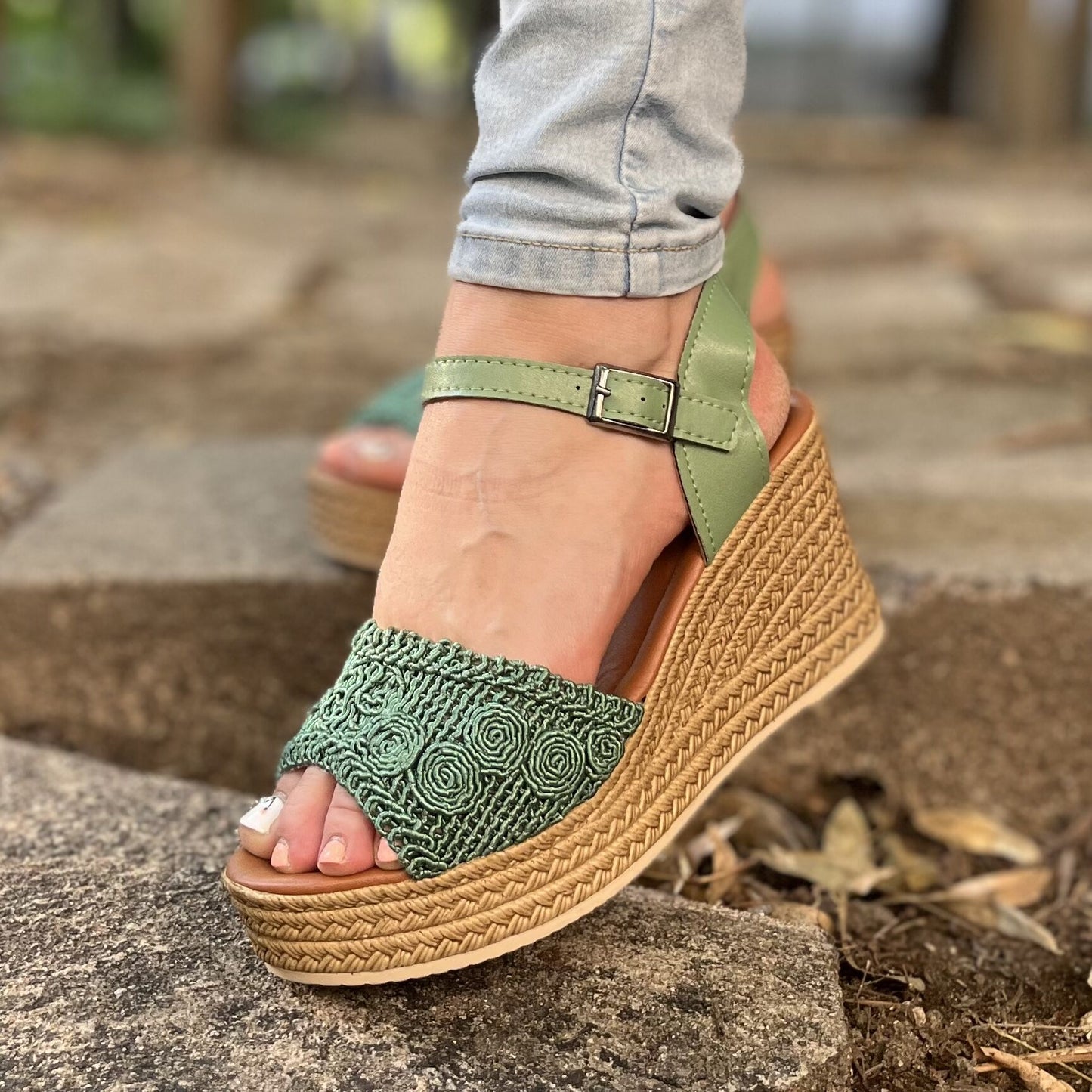 Дамски зелени сандали на платформа - Alice - Green