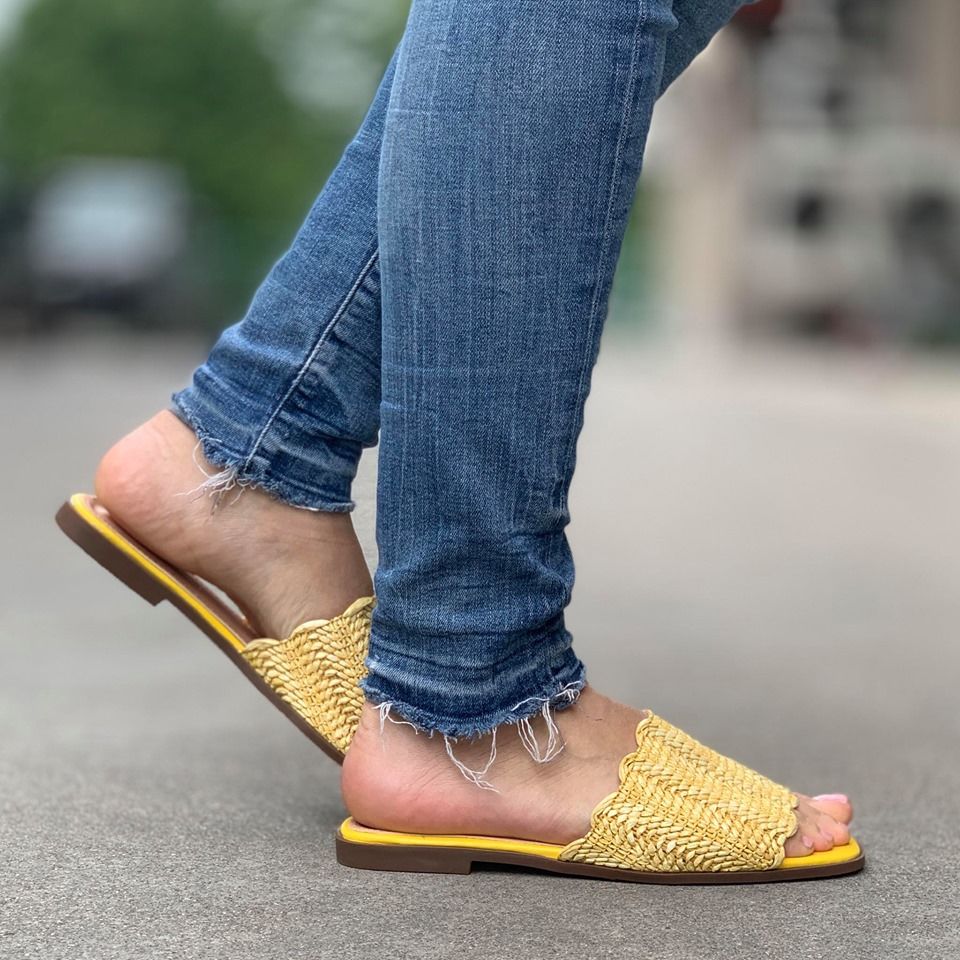 Дамски жълти чехли - Iolani - жълт