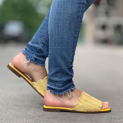 Дамски жълти чехли - Iolani - жълт