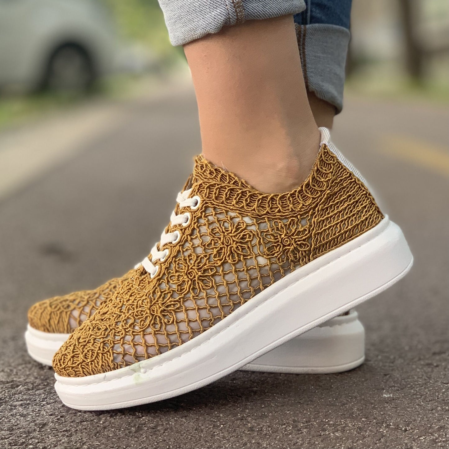 Дамски златисти дантелени маратонки - Gianna - Gold