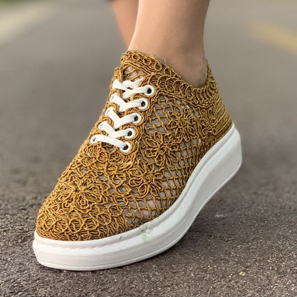 Дамски златисти дантелени маратонки - Gianna - Gold