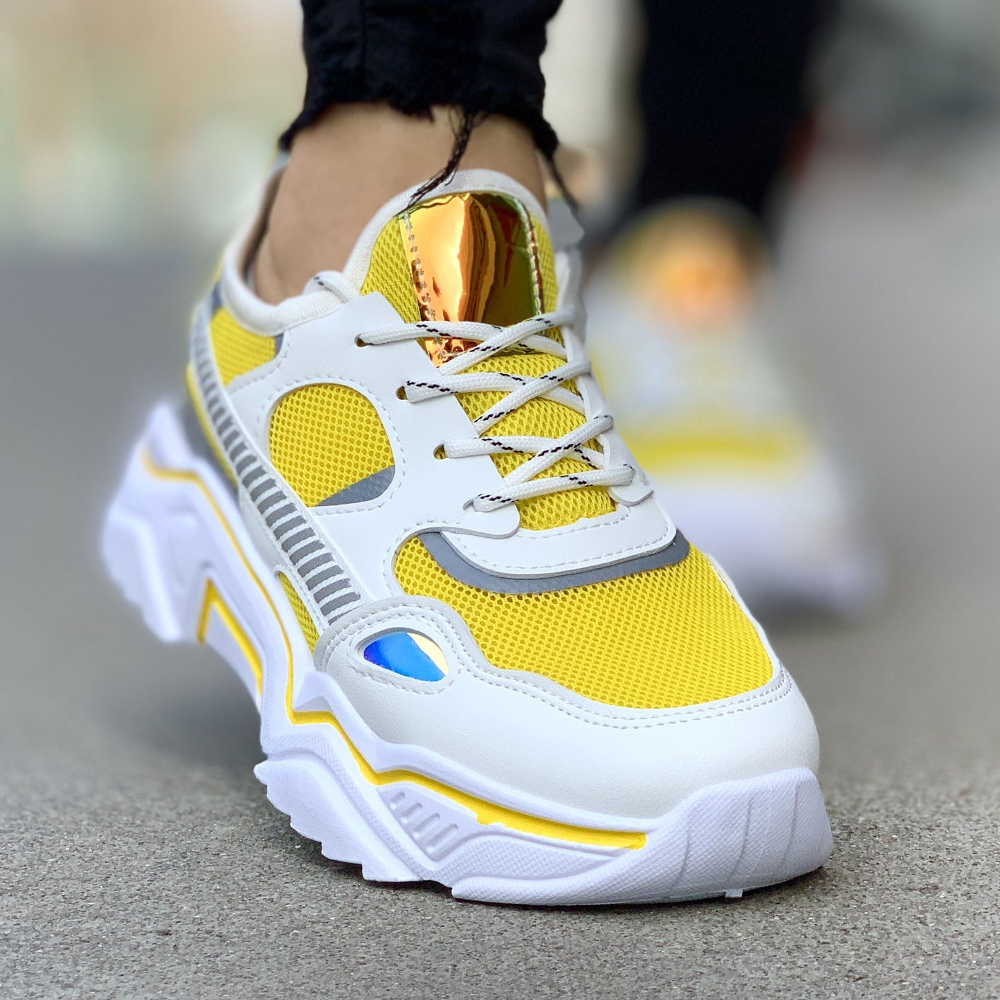 Дамски жълти маратонки с мрежа Divva