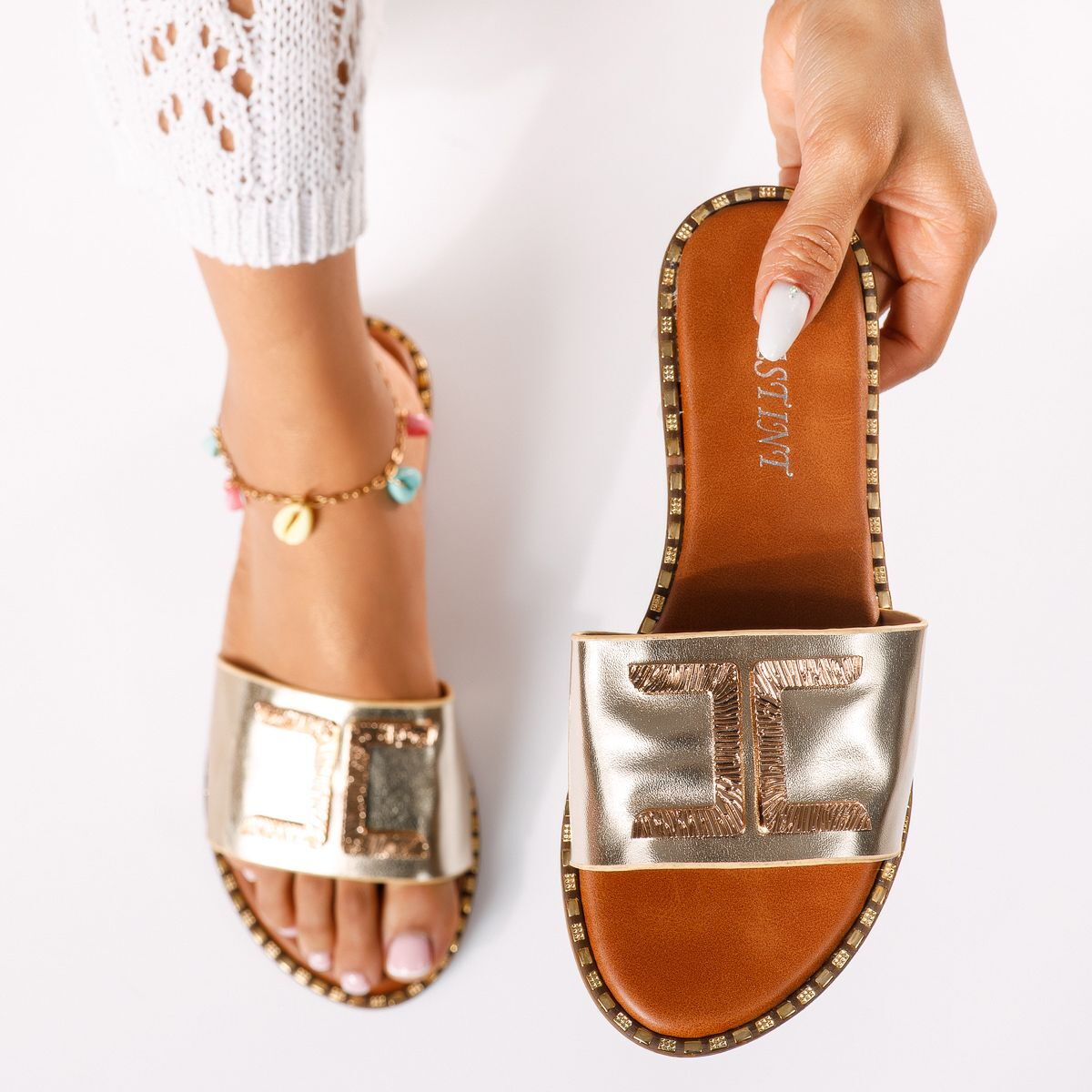 Дамски златисти чехли - Frances - Gold