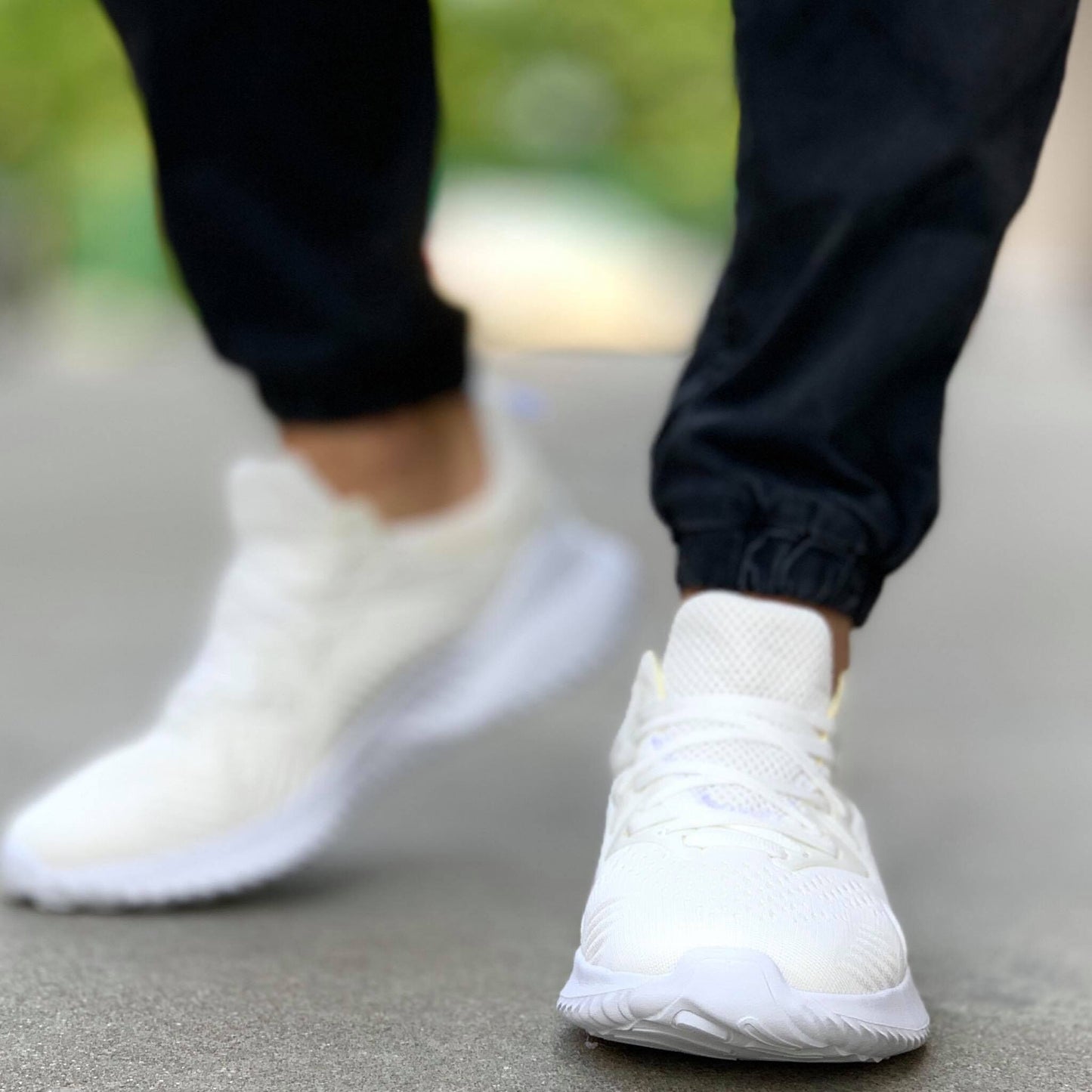 Мъжки олекотени маратонки в бял цвят - Nick - White